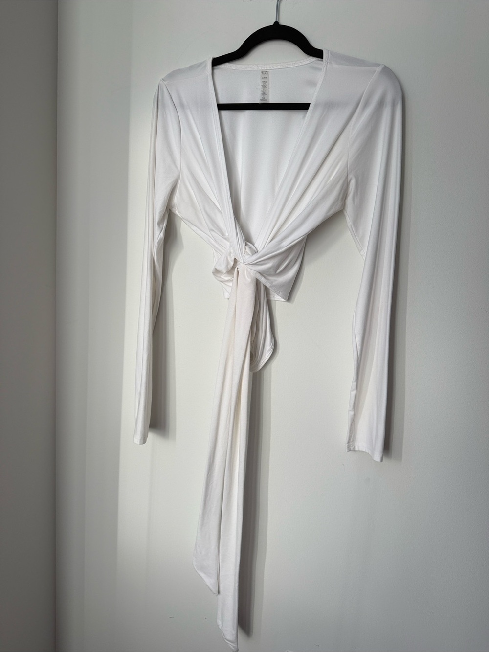 Beyond Yoga White Ballet Wrap. Size XL. worn once
